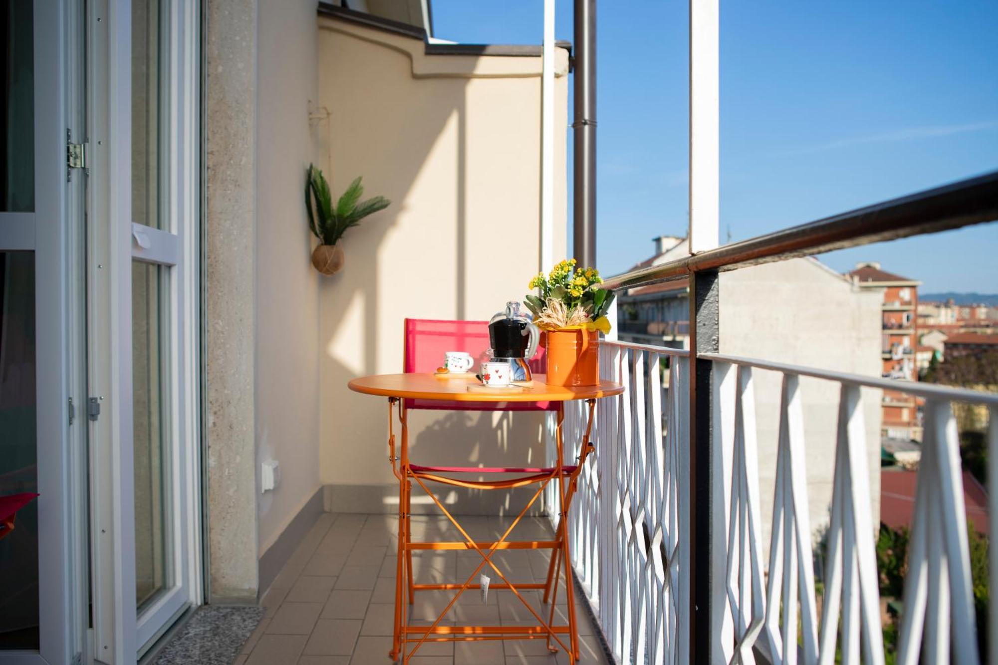 Magic Apartment *